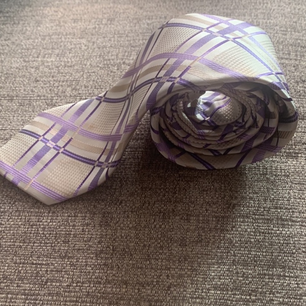 Tie - Picture 2 of 6